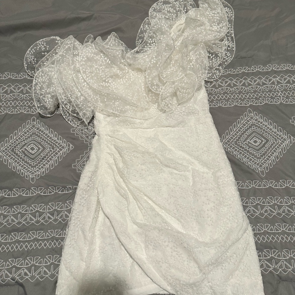 DO+BE Chic White Textured Dress